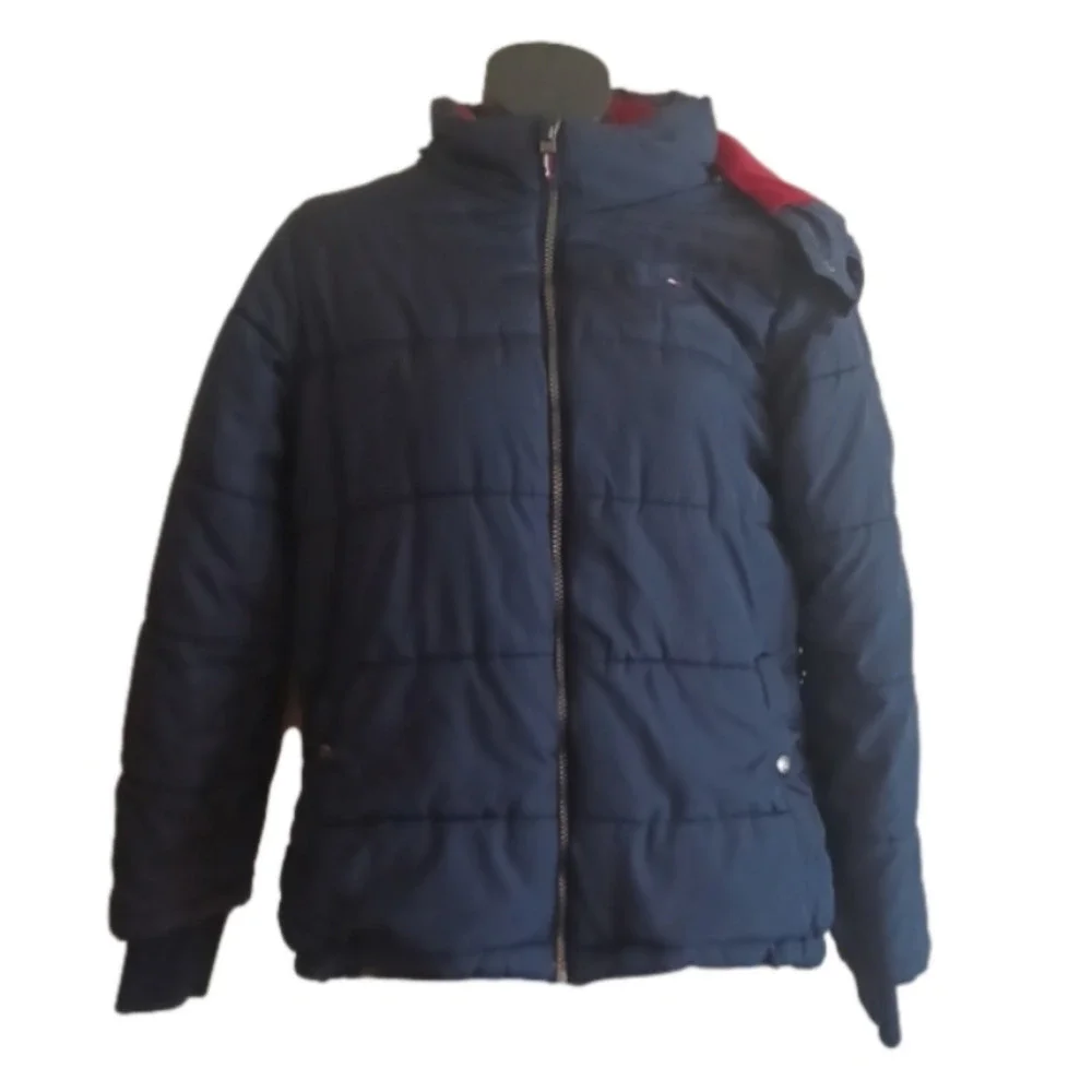 𝅺tommy Hilfiger navy blue jacket. Size 14/ 16 kids size. Warm  winter coat.